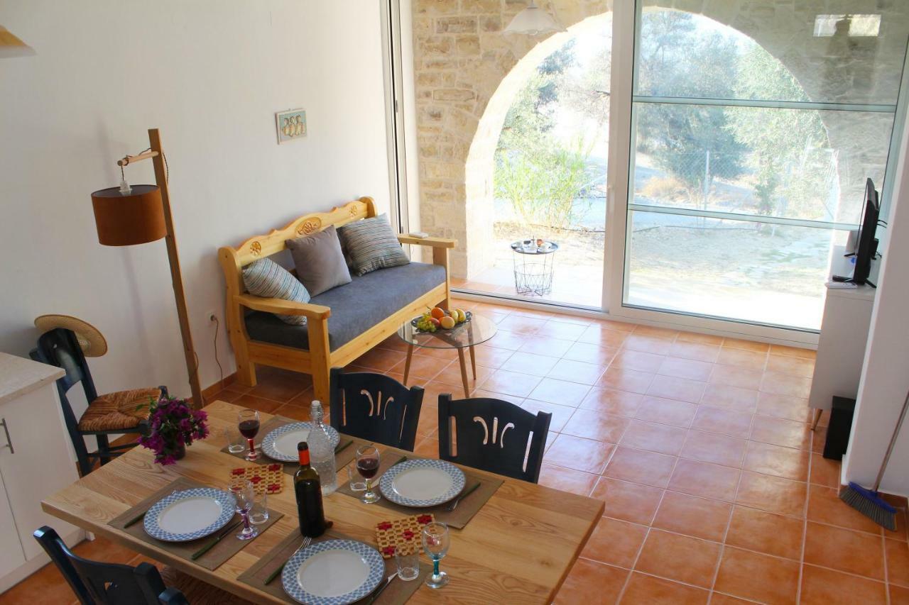 Villa Marikami Kamilari Esterno foto